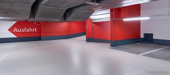 Innovatív megoldás parkolóházakban, vízzáró betonból készült alaplemezekre: StoPox 590 EP